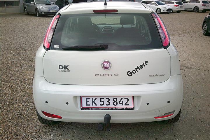 Gul Fiat Punto fra 2012