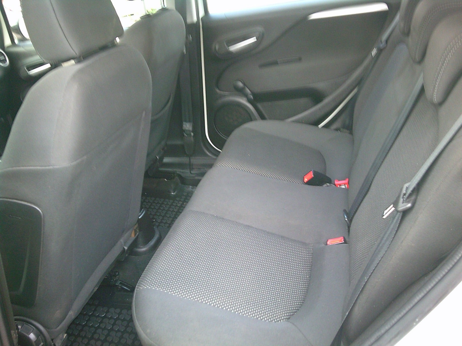 Gul Fiat Punto fra 2012