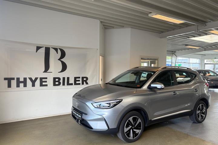 Sølv MG ZS fra 2025 set udefra