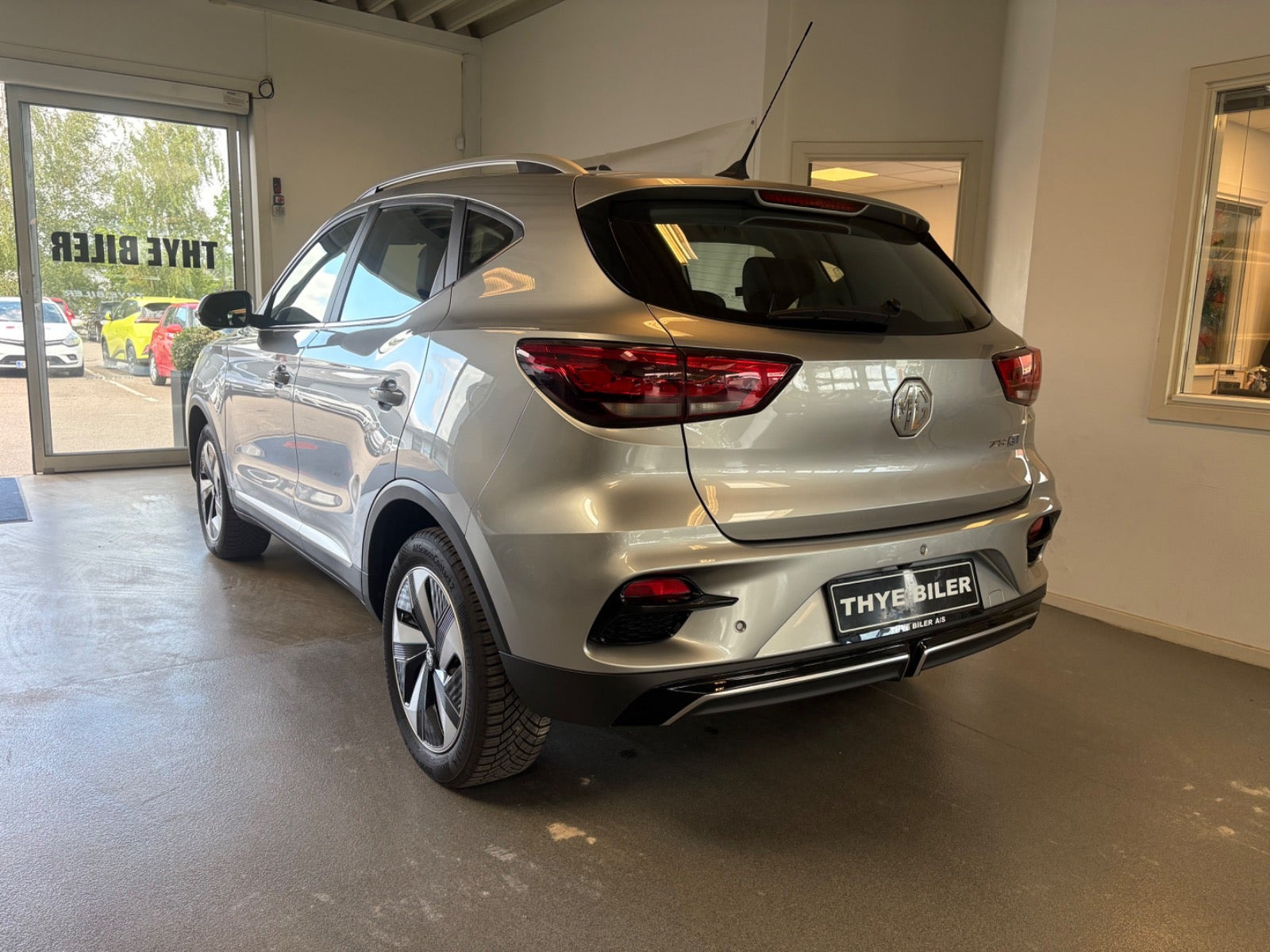 Sølv MG ZS fra 2025