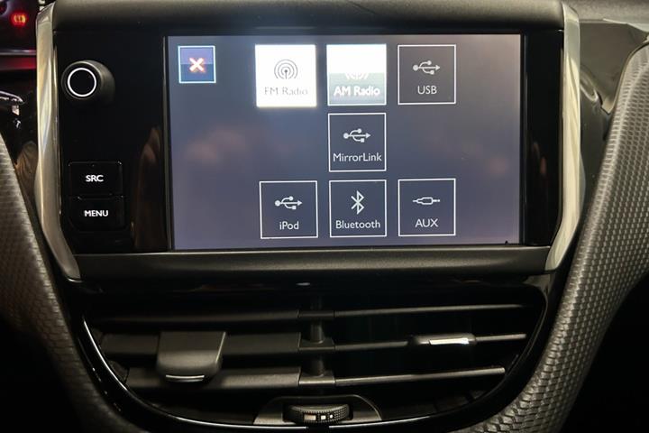 Grå Peugeot 208 fra 2015