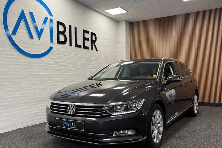 Grå VW Passat fra 2020