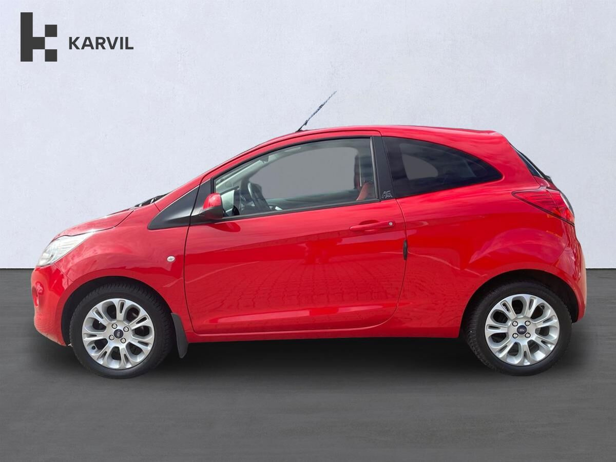 Rød Ford Ka fra 2013