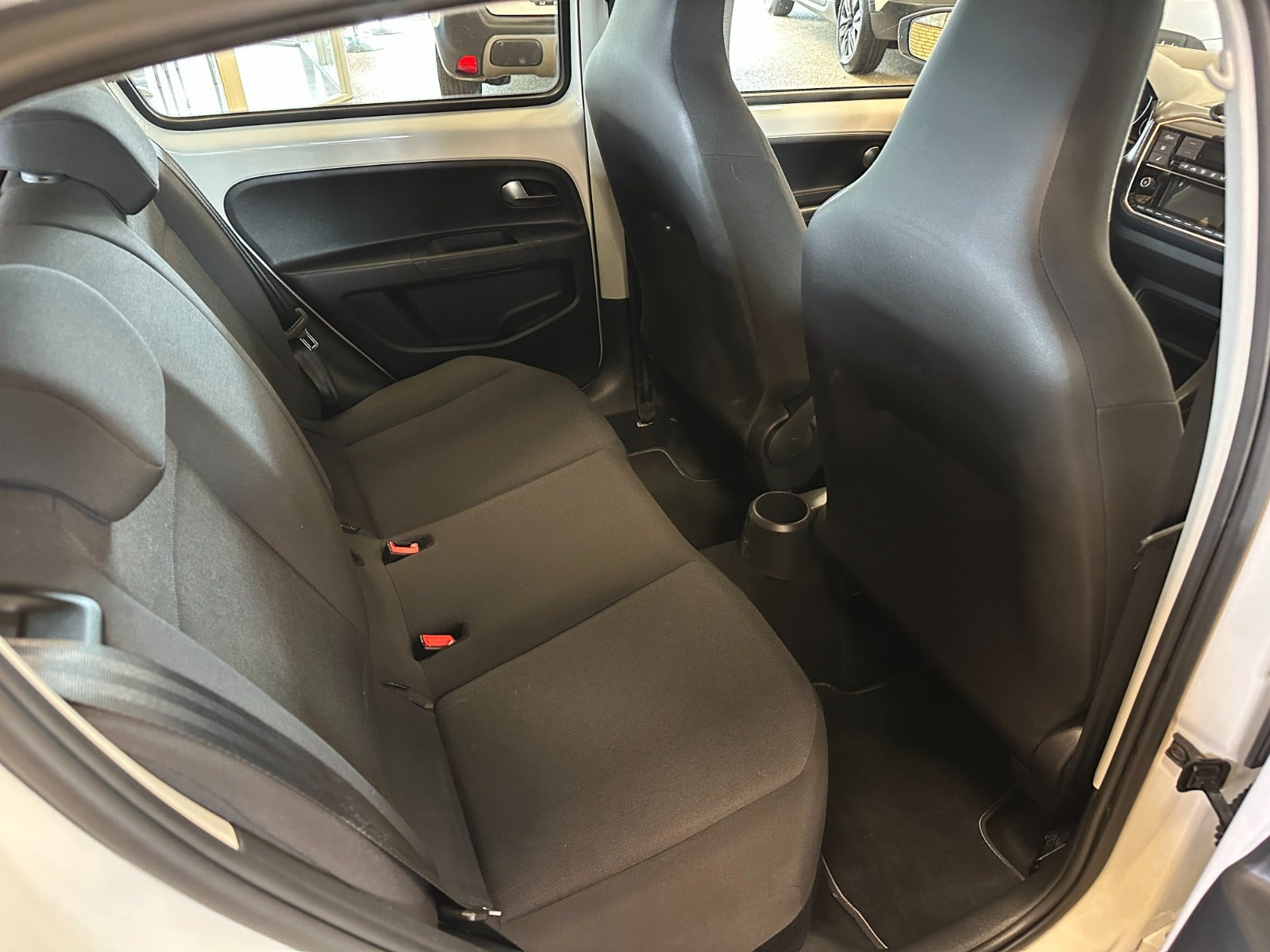 Hvid VW UP! fra 2017