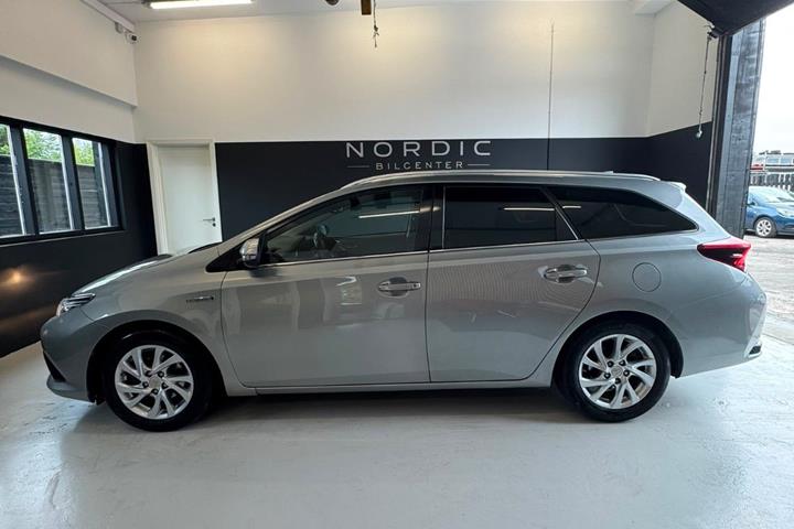 undefined Toyota Auris fra 2016