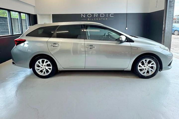 undefined Toyota Auris fra 2016