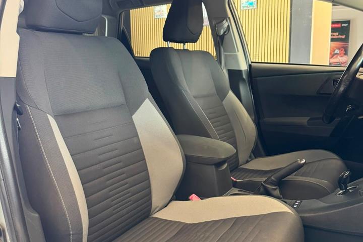 undefined Toyota Auris fra 2016