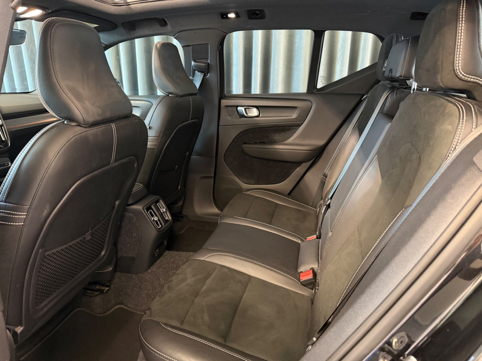 Sort Volvo XC40 fra 2021