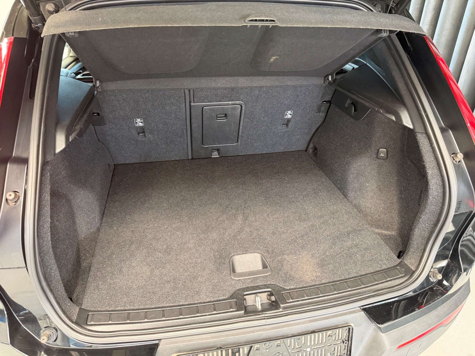 Sort Volvo XC40 fra 2021
