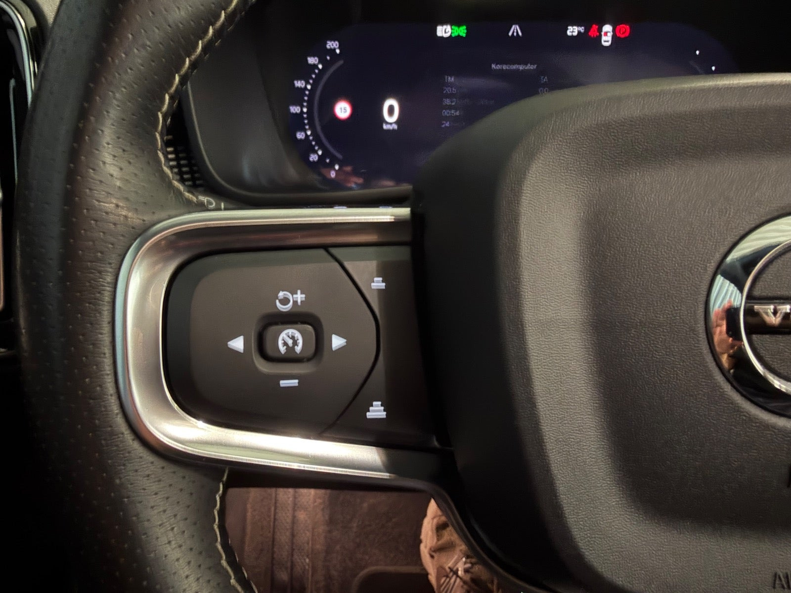 Sort Volvo XC40 fra 2021