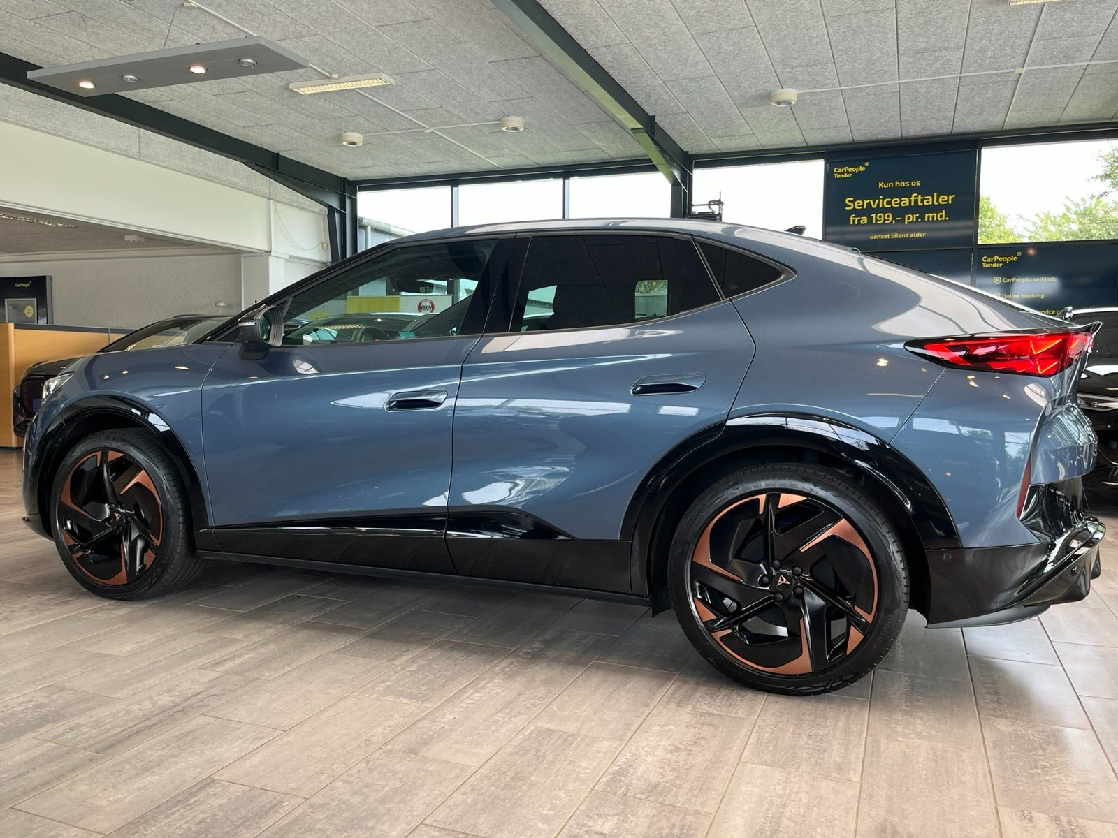Grå Cupra Tavascan fra 2024