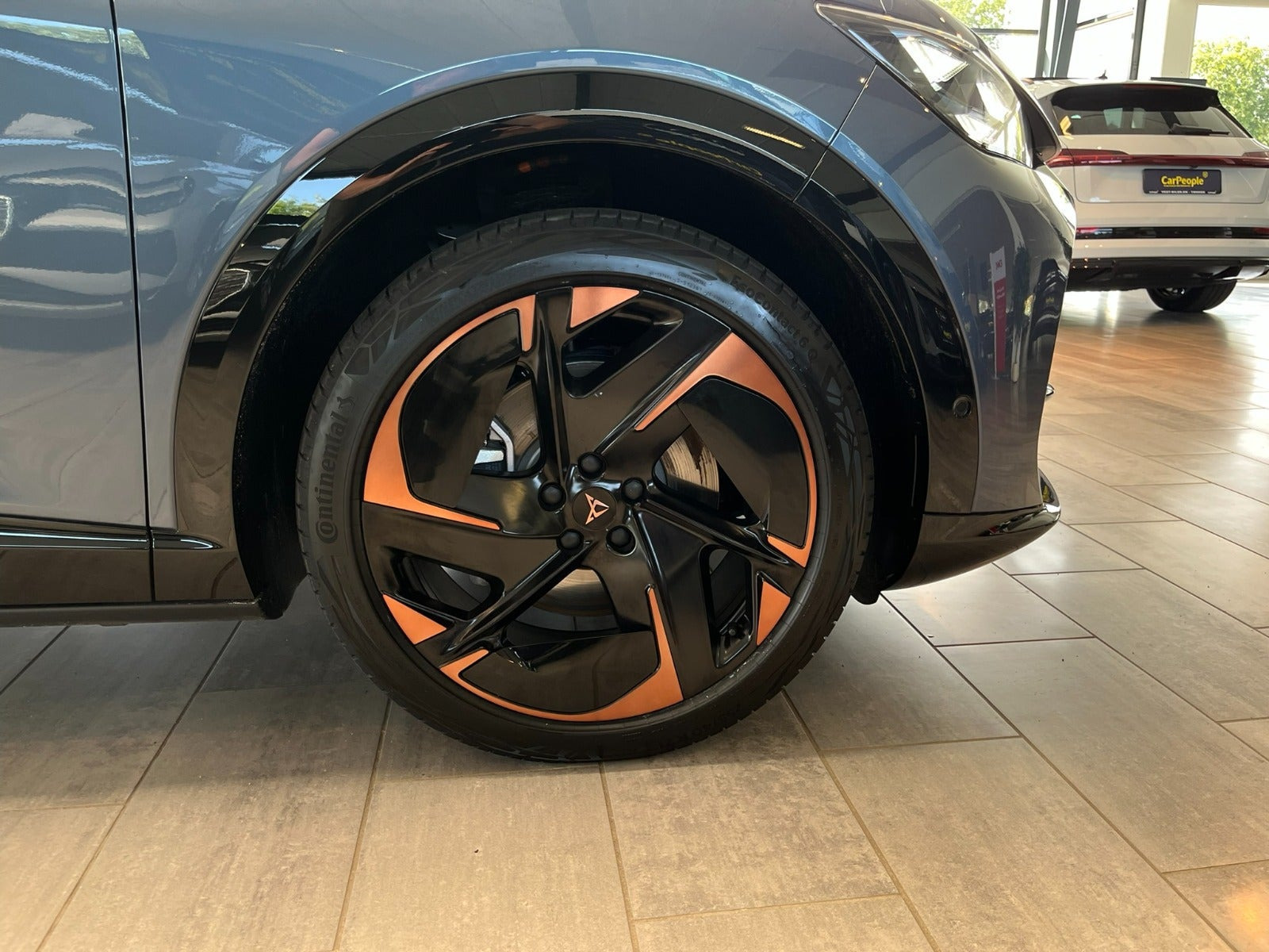 Grå Cupra Tavascan fra 2024