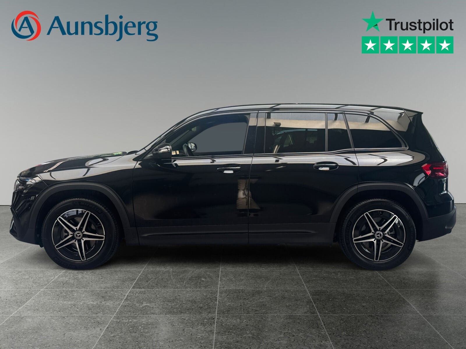 Sort Mercedes EQB250+ fra 2025