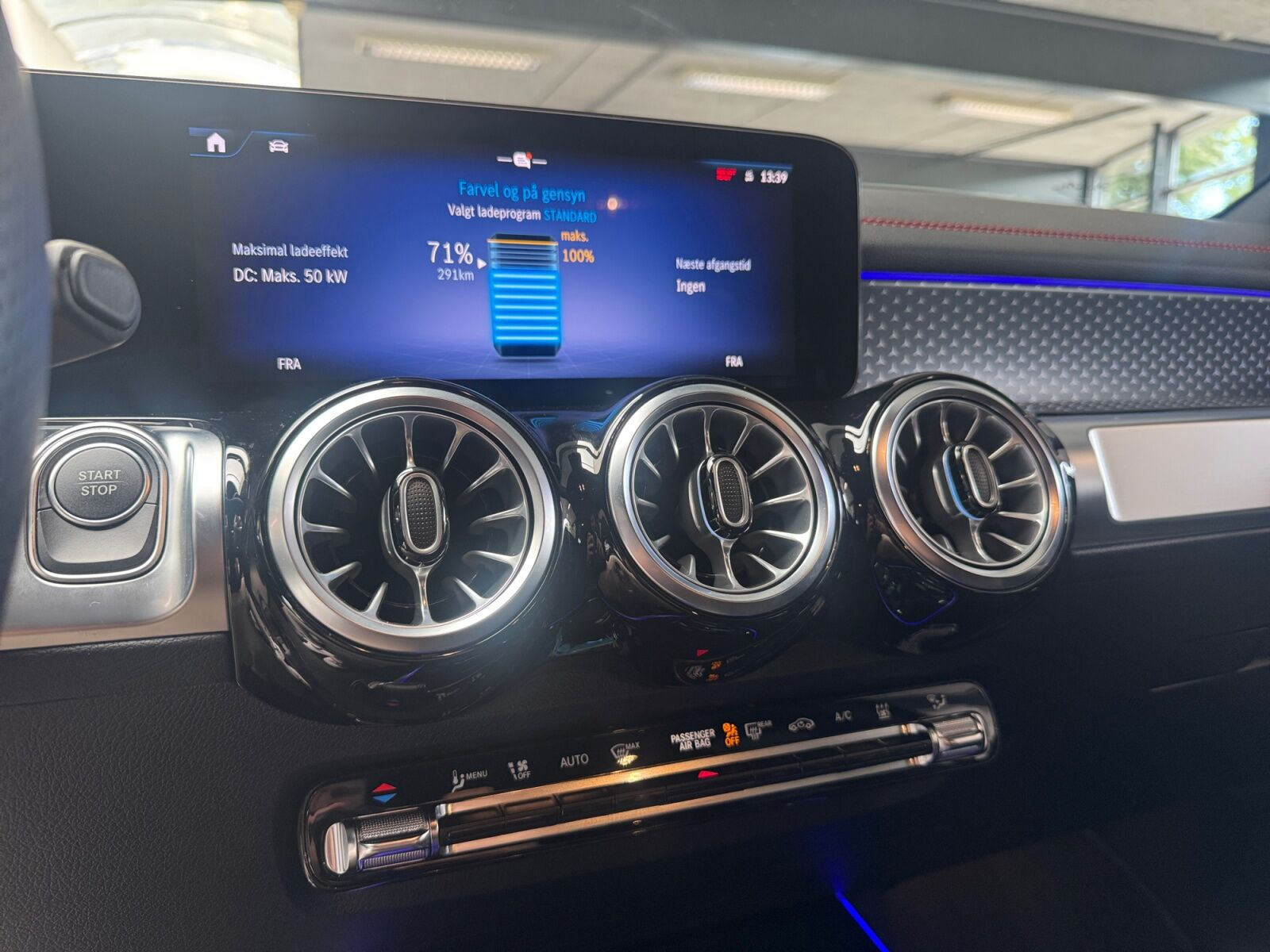 Sort Mercedes EQB250+ fra 2025