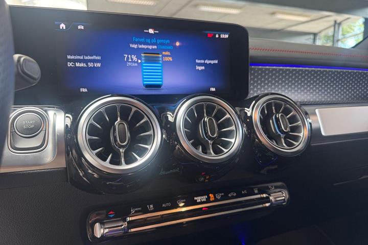 Sort Mercedes EQB250+ fra 2025