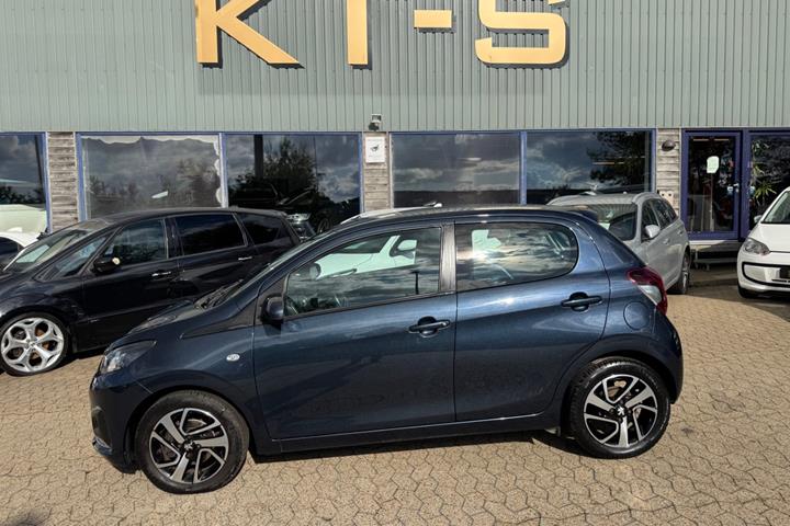 Blå Peugeot 108 fra 2017