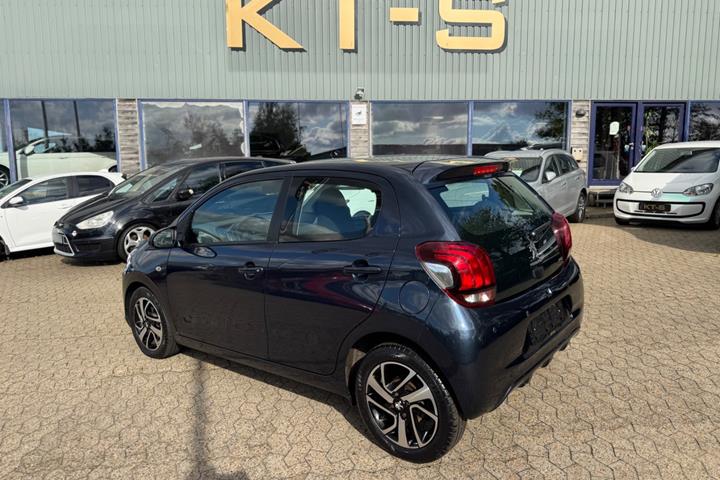 Blå Peugeot 108 fra 2017