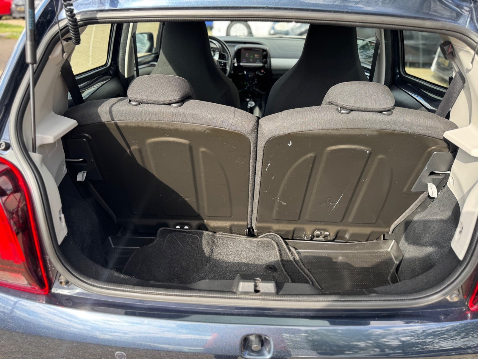 Blå Peugeot 108 fra 2017