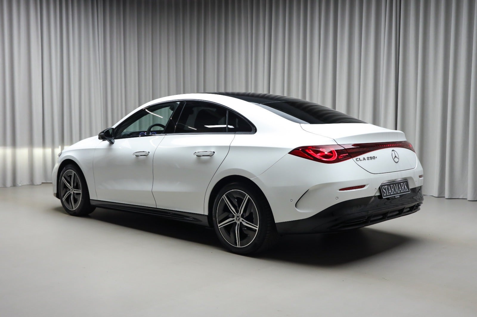 Hvid Mercedes CLA250+ fra 2025