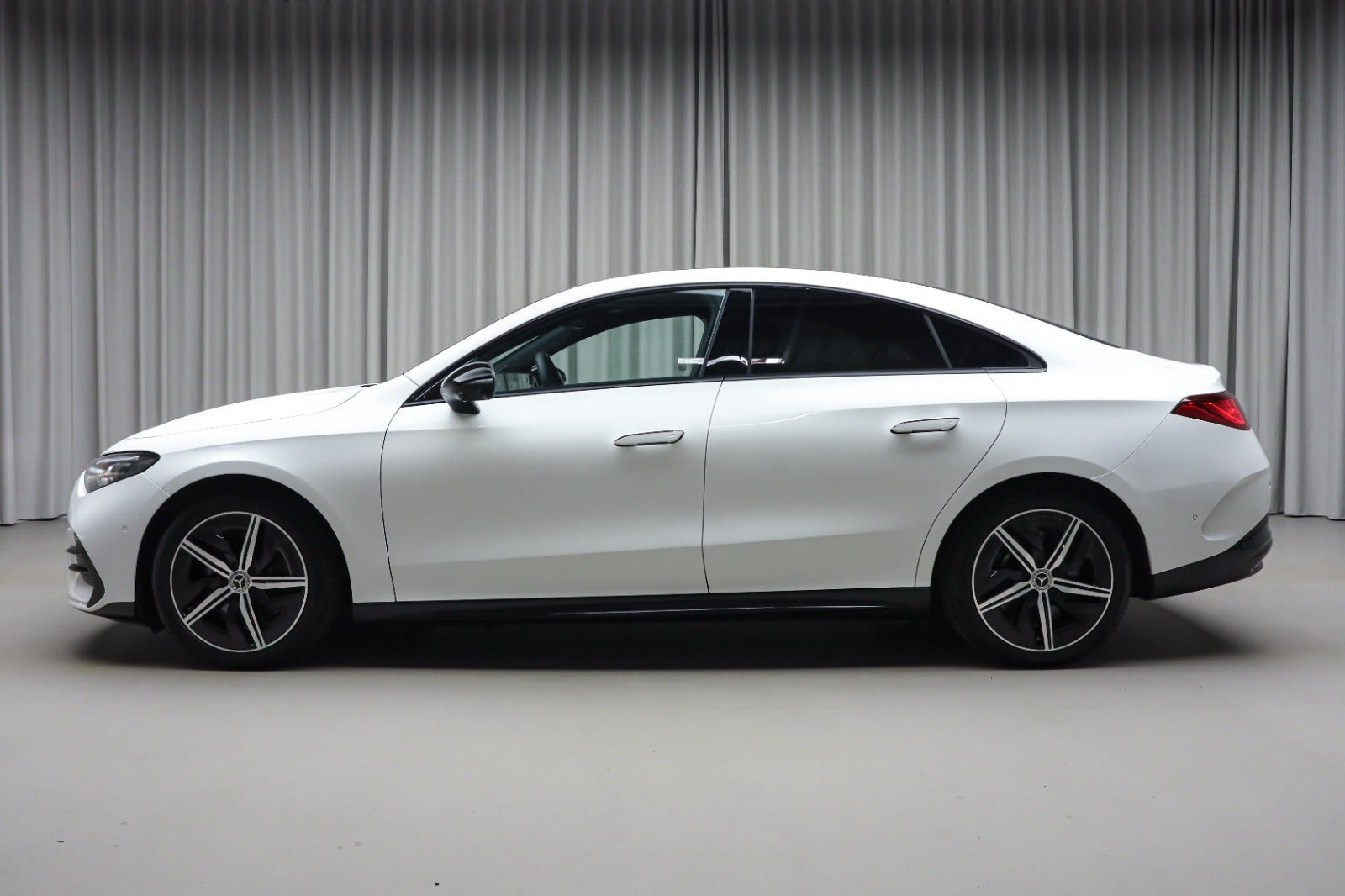 Hvid Mercedes CLA250+ fra 2025
