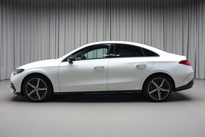 Hvid Mercedes CLA250+ fra 2025