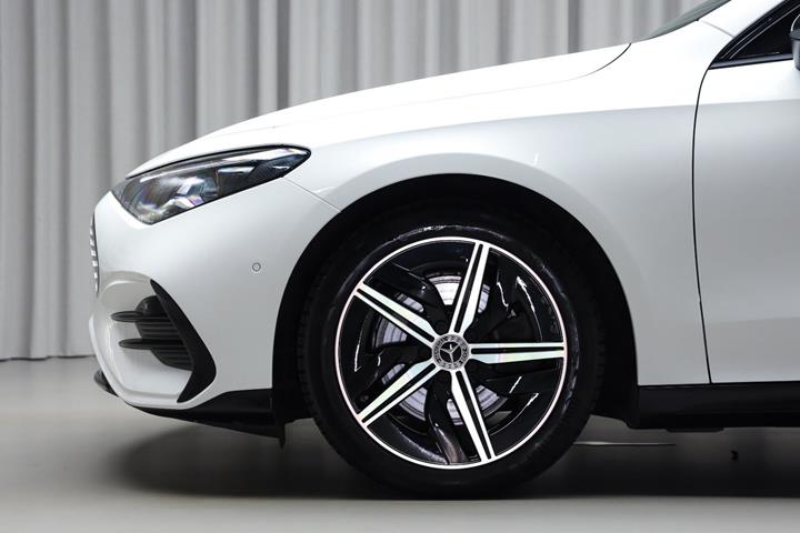 Hvid Mercedes CLA250+ fra 2025