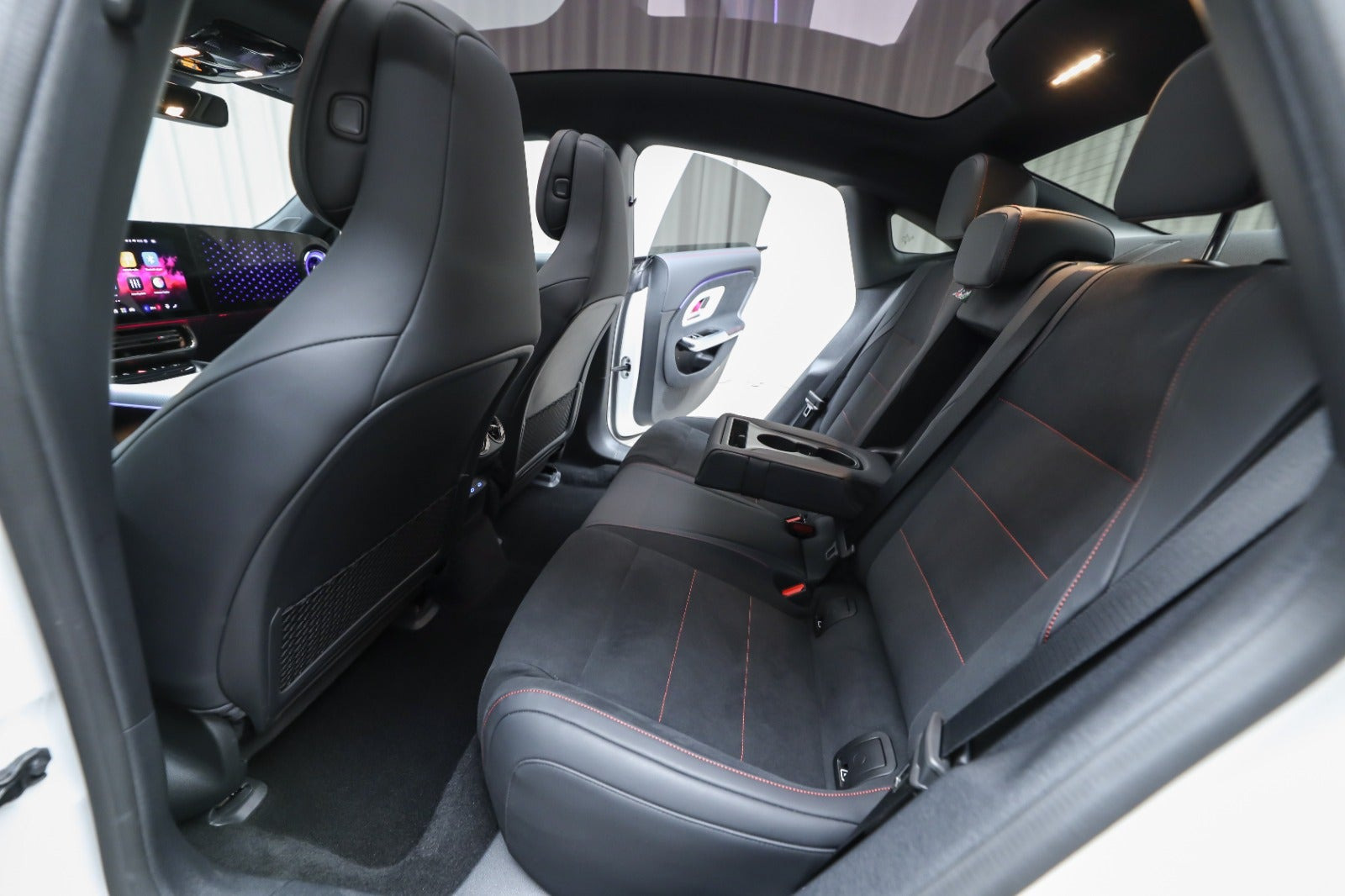 Hvid Mercedes CLA250+ fra 2025
