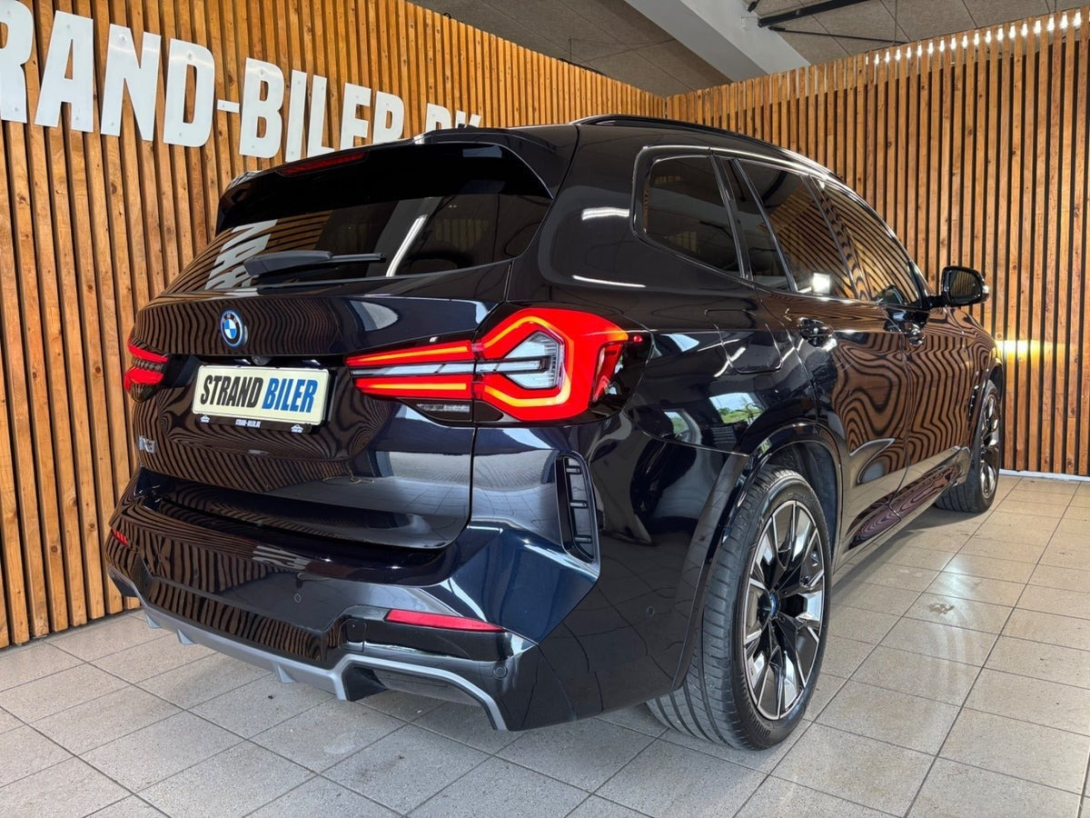 Sort BMW iX3 fra 2022