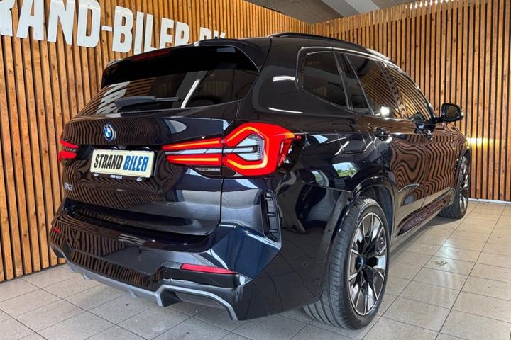 Sort BMW iX3 fra 2022