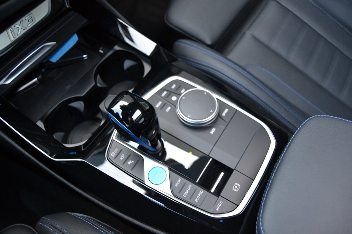 Sort BMW iX3 fra 2022