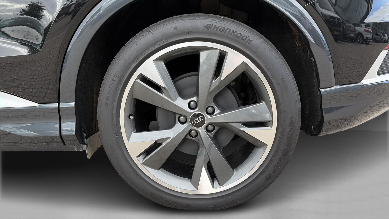Sort Audi Q4 e-tron fra 2025