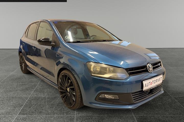 Blå VW Polo fra 2016