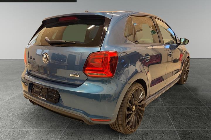Blå VW Polo fra 2016