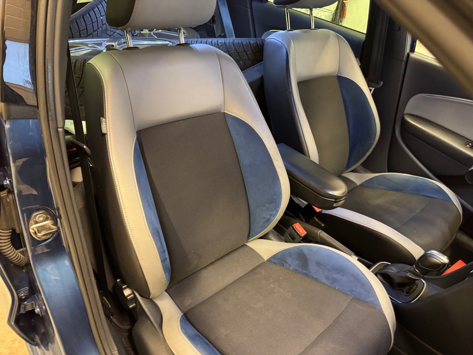 Blå VW Polo fra 2016