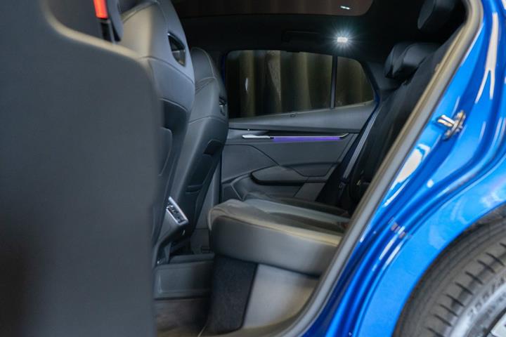 Blå Skoda Enyaq fra 2025