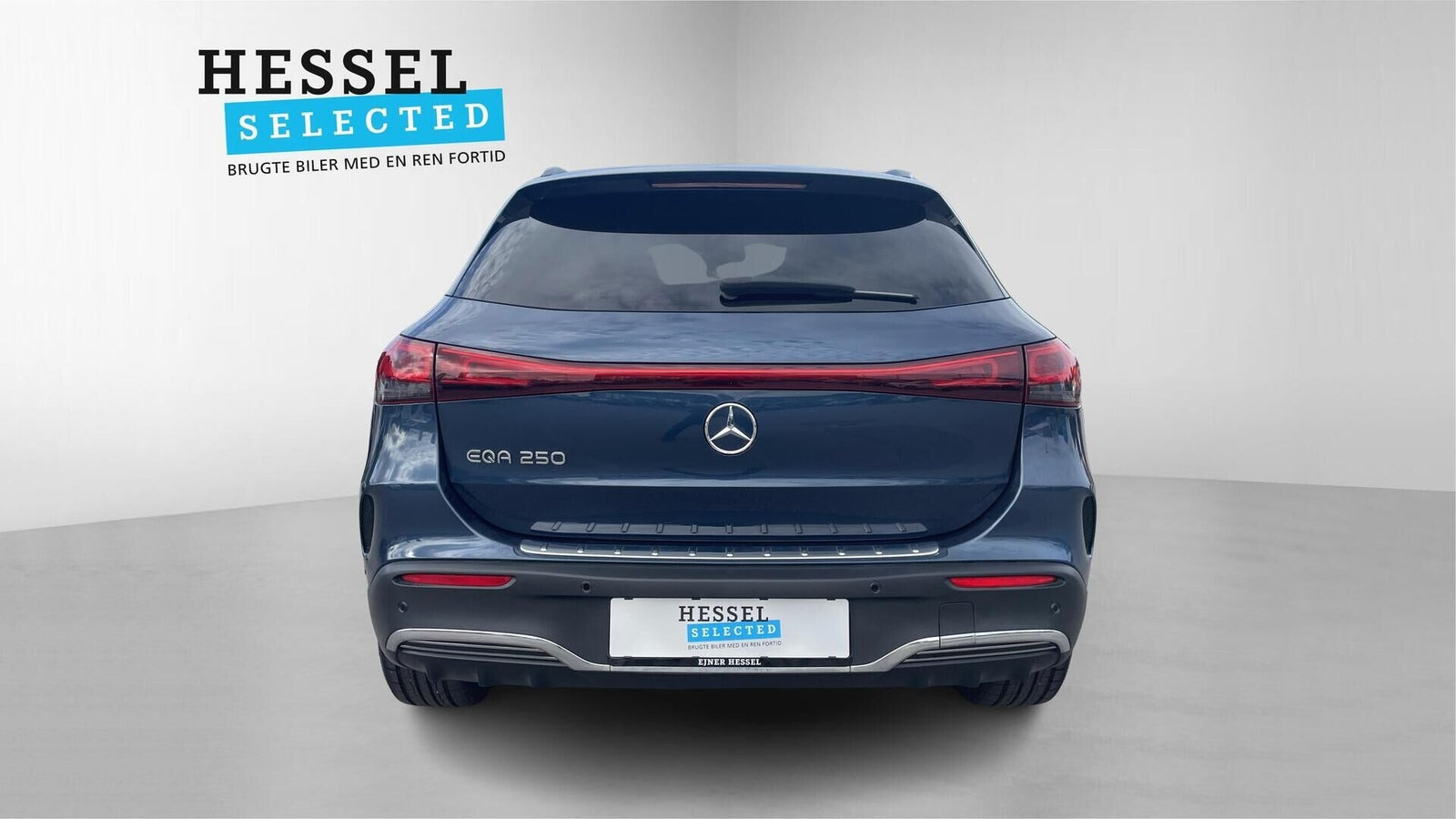 Blå Mercedes EQA250 fra 2022