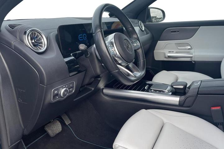 Blå Mercedes EQA250 fra 2022