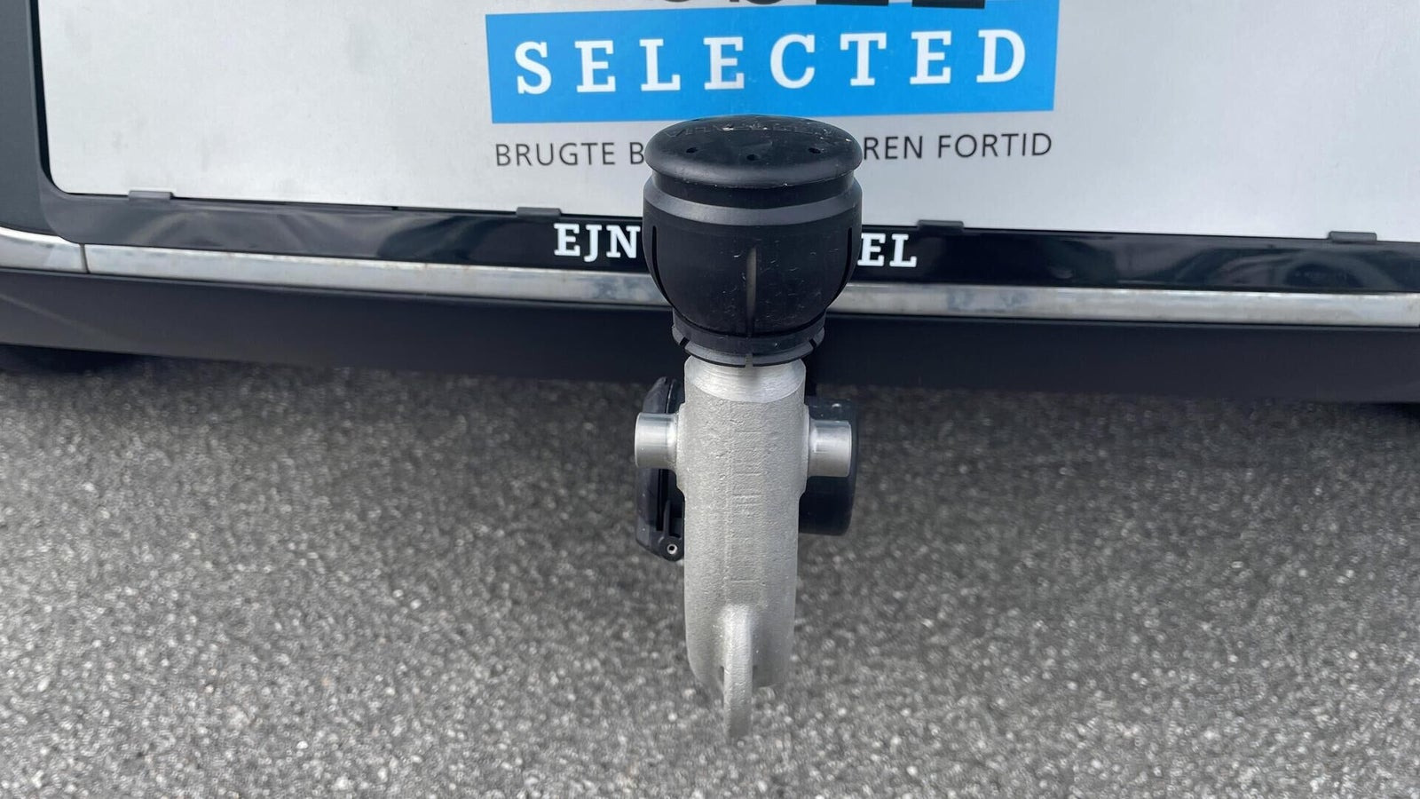 Blå Mercedes EQA250 fra 2022