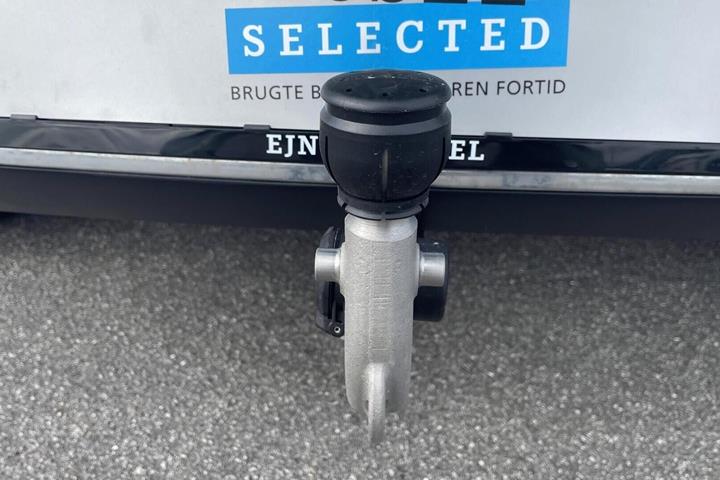 Blå Mercedes EQA250 fra 2022