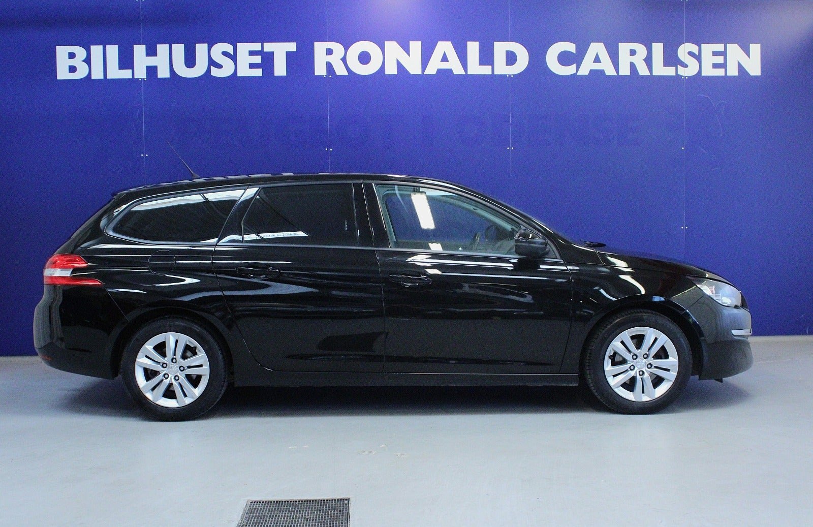 Sort Peugeot 308 fra 2017