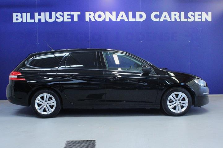 Sort Peugeot 308 fra 2017