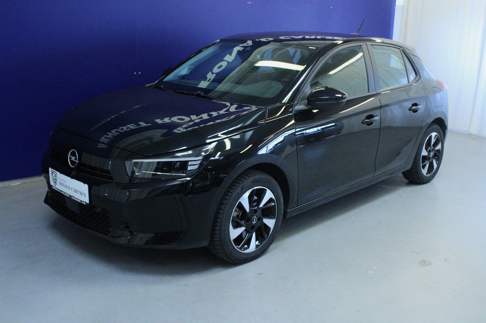 Sort Opel Corsa-e fra 2024