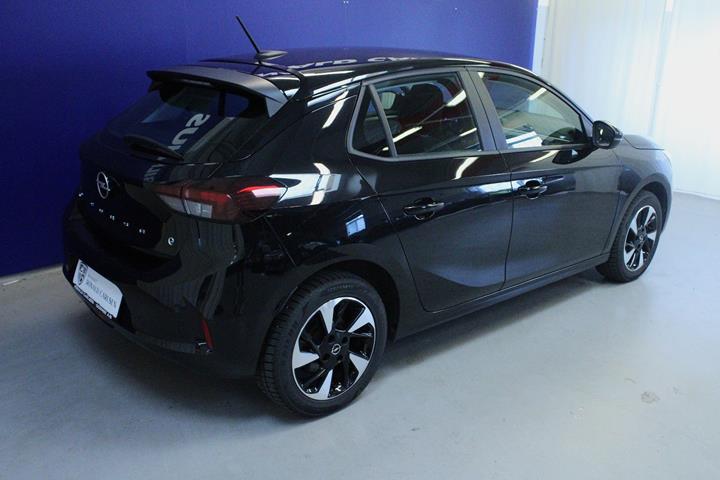 Sort Opel Corsa-e fra 2024