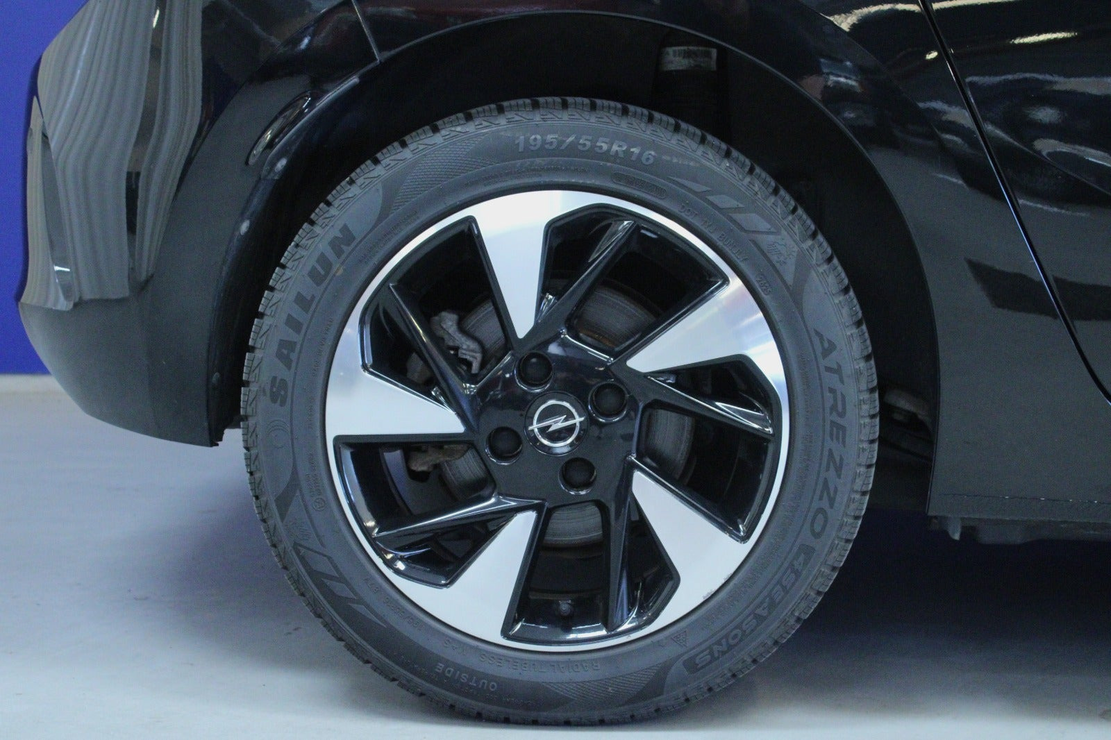 Sort Opel Corsa-e fra 2024