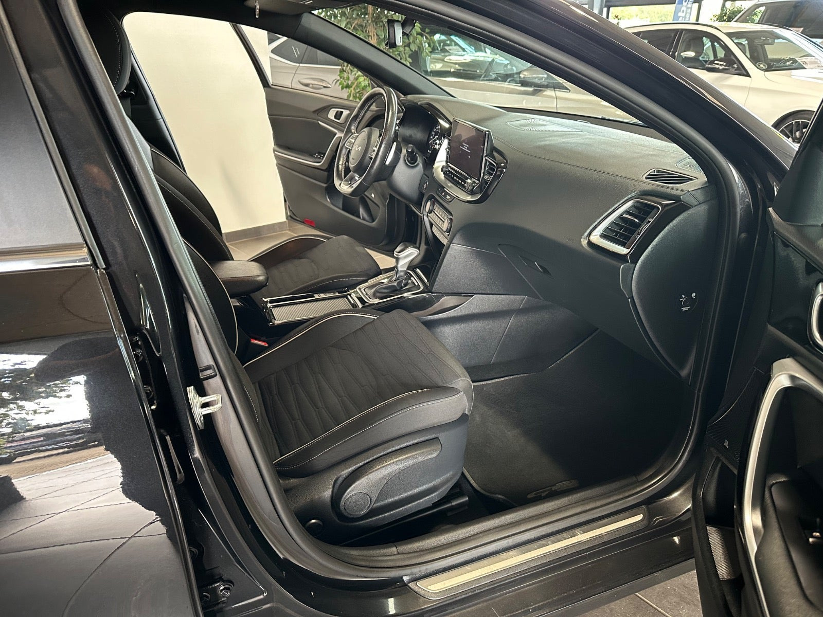 Sort Kia Ceed fra 2024
