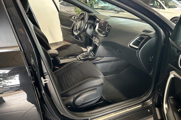 Sort Kia Ceed fra 2024