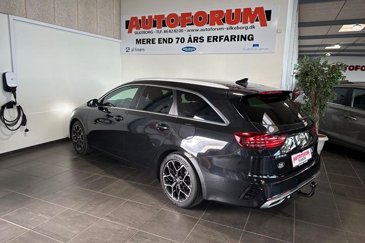 Sort Kia Ceed fra 2024