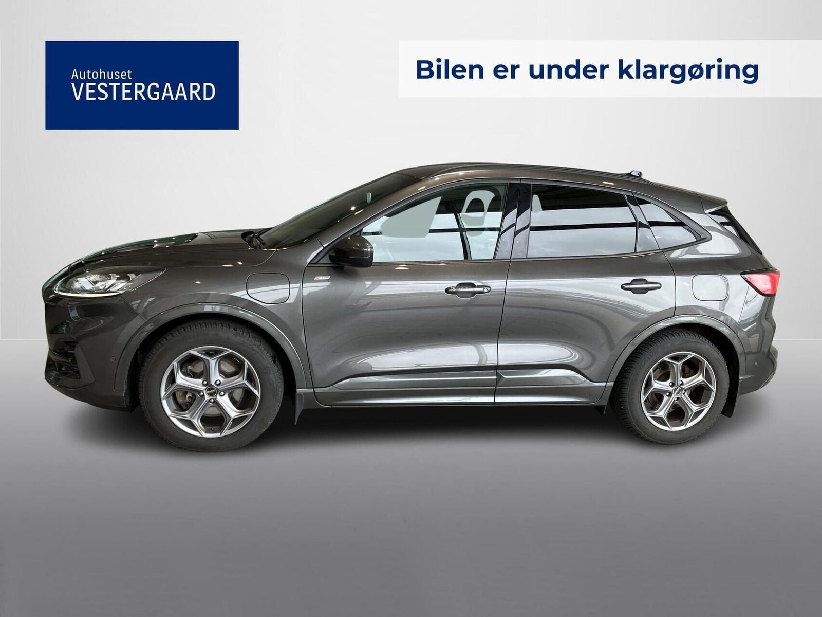 Grå Ford Kuga fra 2020