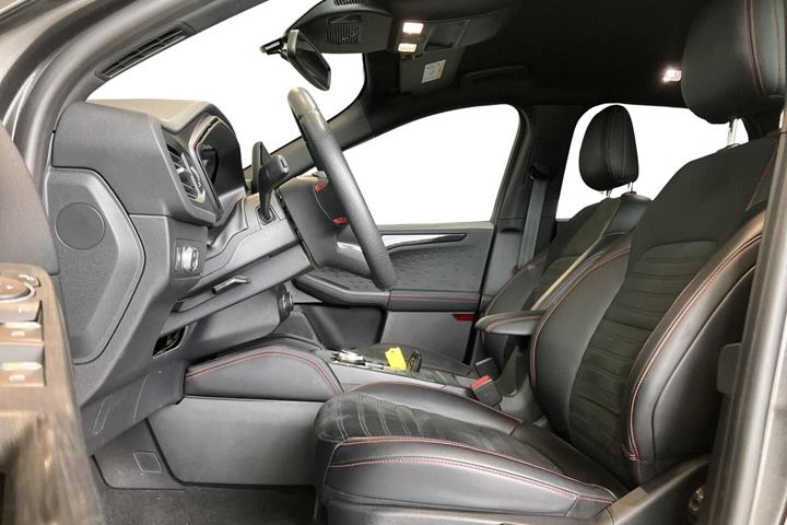 Grå Ford Kuga fra 2020