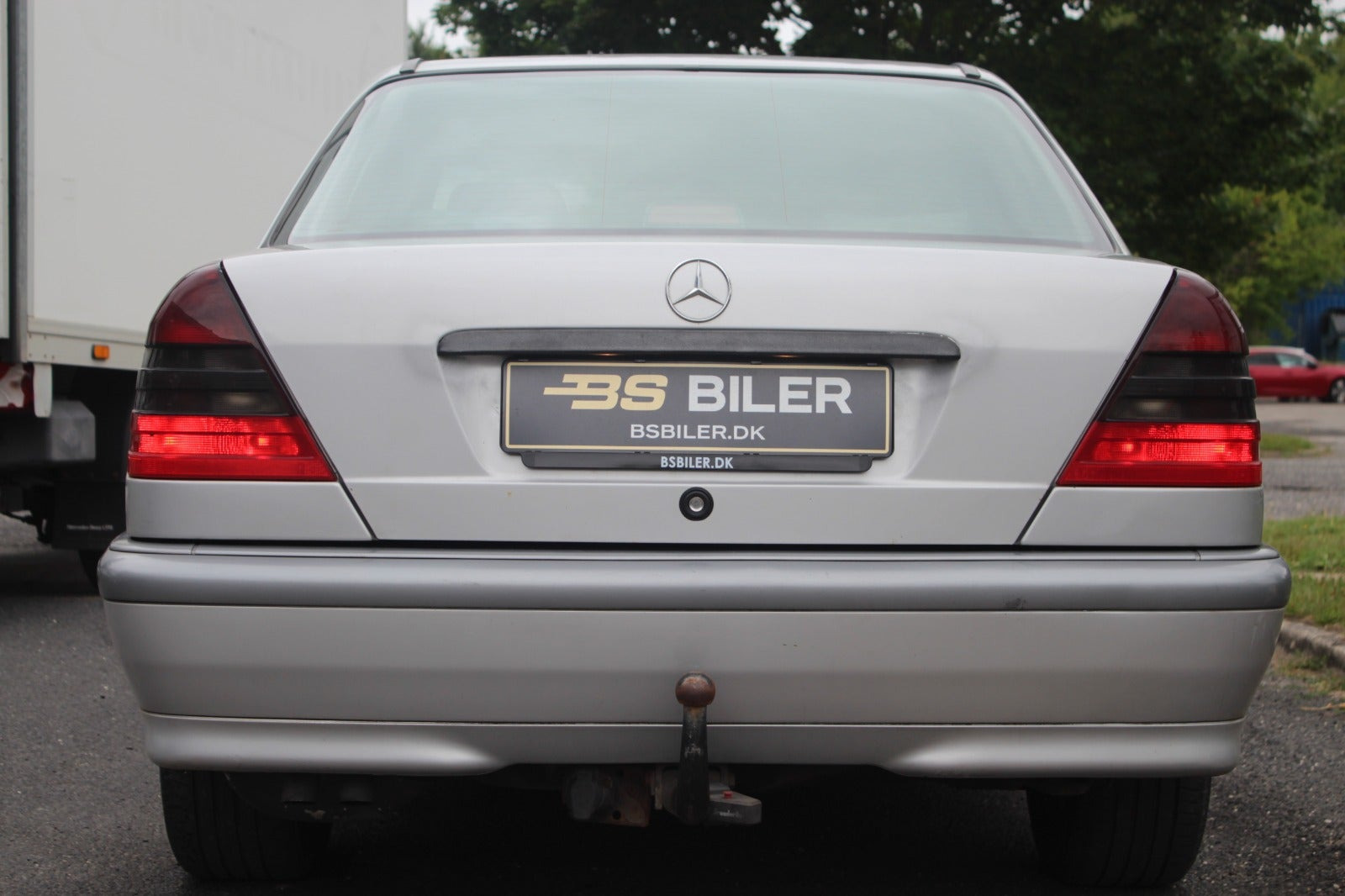 Sølv Mercedes C230 fra 1998